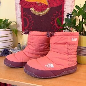 The North Face 550 Nuptse Apres Insulated Goose Down Bootie Womens Boots Sz 7